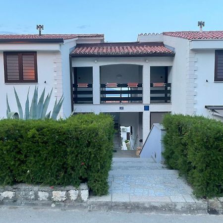 Residence4A-Appartamento Rosso Ravni Exterior foto